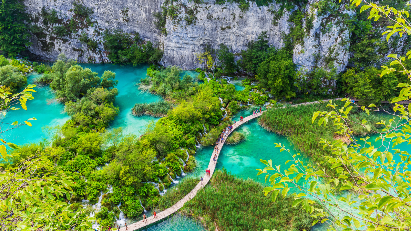 Jesenska bajka: Plitvička jezera 🍃 - Starline putnička agencija Jesenska bajka: Plitvička jezera 🍃